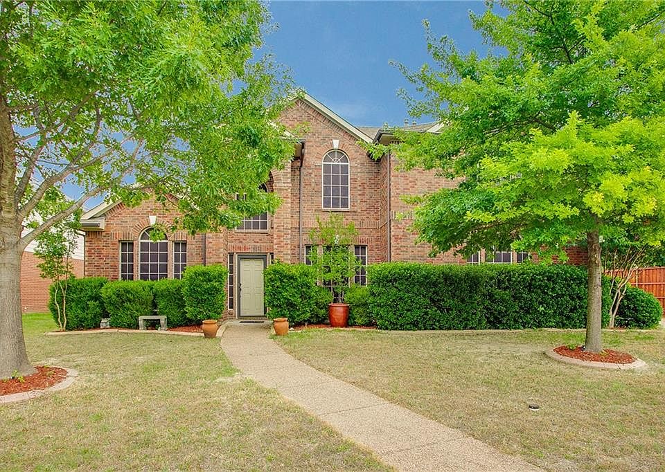 1st image of 704 Camellia Ct