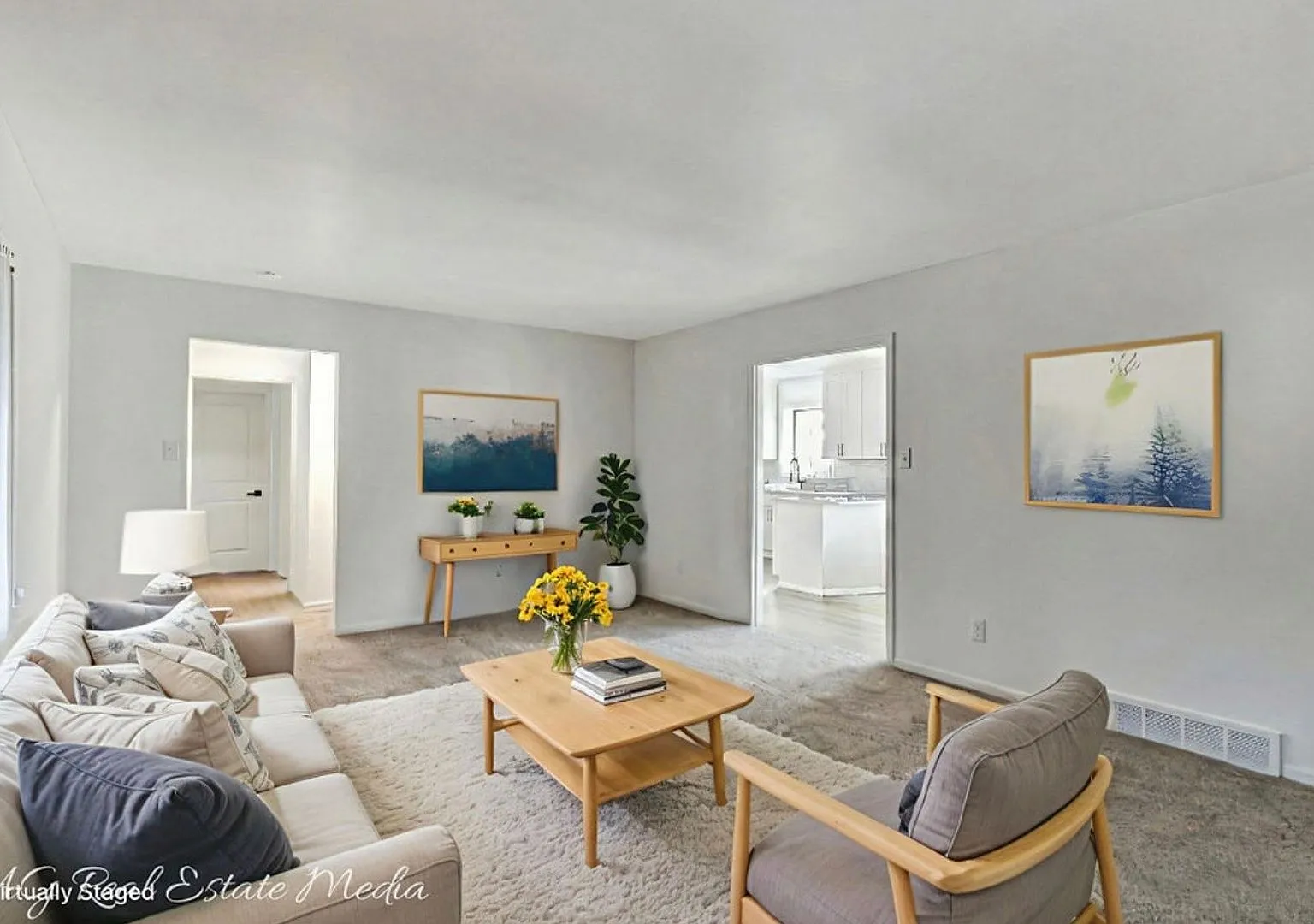 Coming Soon! Renovated 3 Or 4 Bdrm — Photo 3