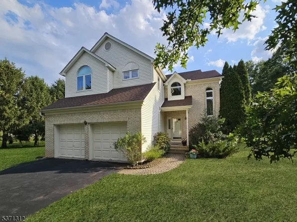 2 Sweney Ct, Hillsborough Twp., NJ 08844