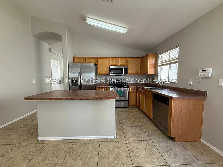 11728 W Avenida Del Sol — Photo 8