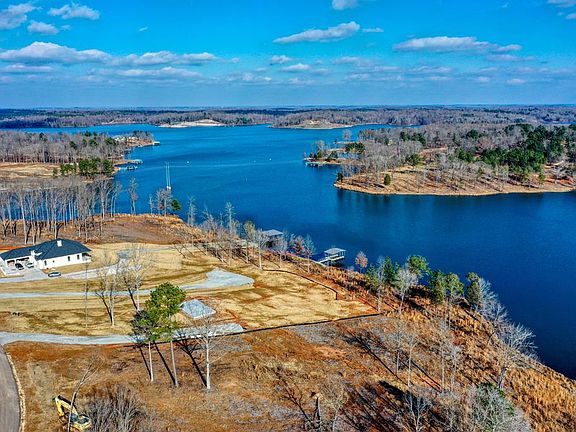 3rd image of 365 Shoreview Ln Lot 14