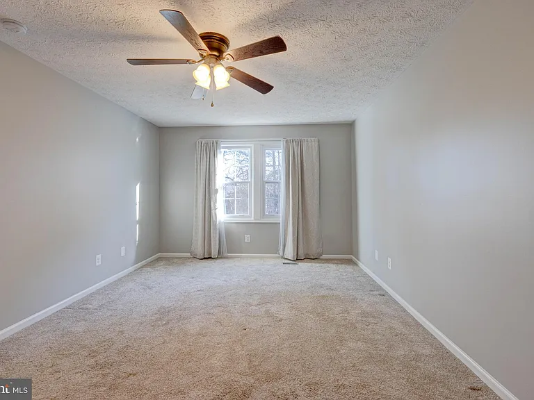 7925 Carriage Dr — Photo 17