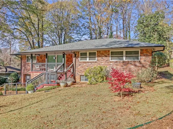 2289 Montrose Dr, East Pt, GA 30344