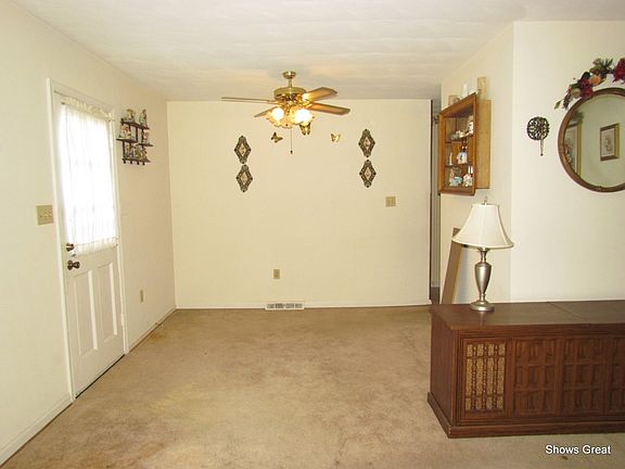 2nd image of 733 Shalon Cir