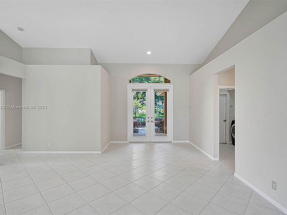 4th image of 5163 Chardonnay Dr