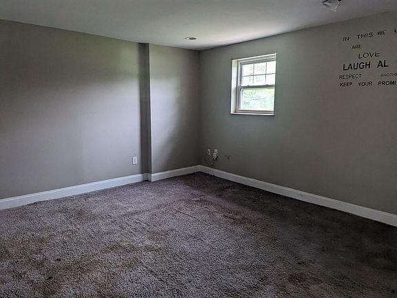 2nd image of 5549 Garrett Dr
