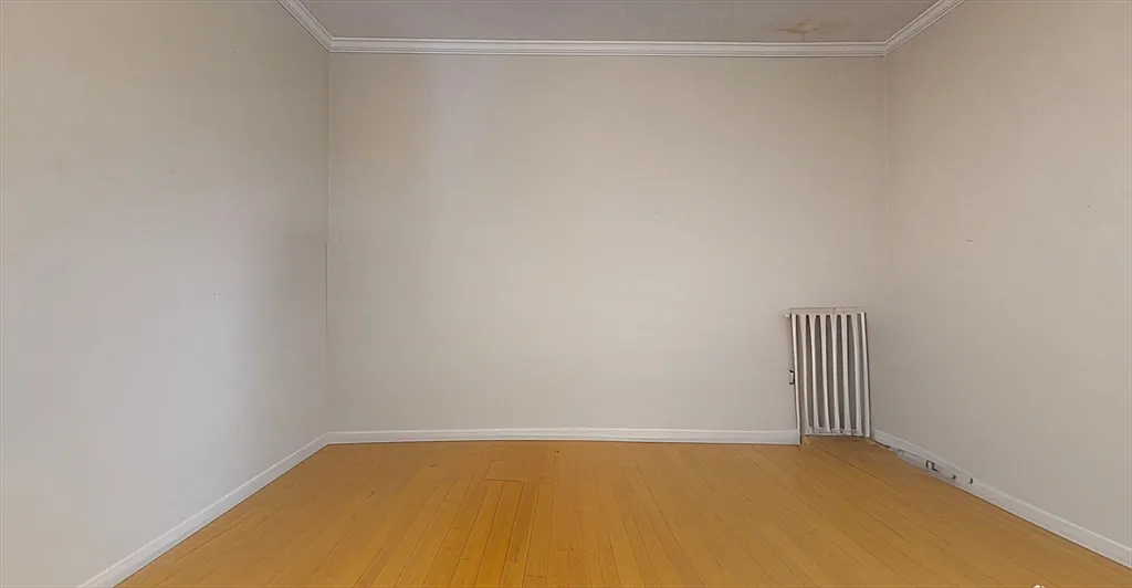 3 bed, 850 sqft, $3,125 — Photo 2