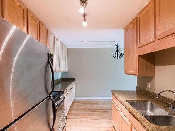 Silestone Countertop goes all the way across