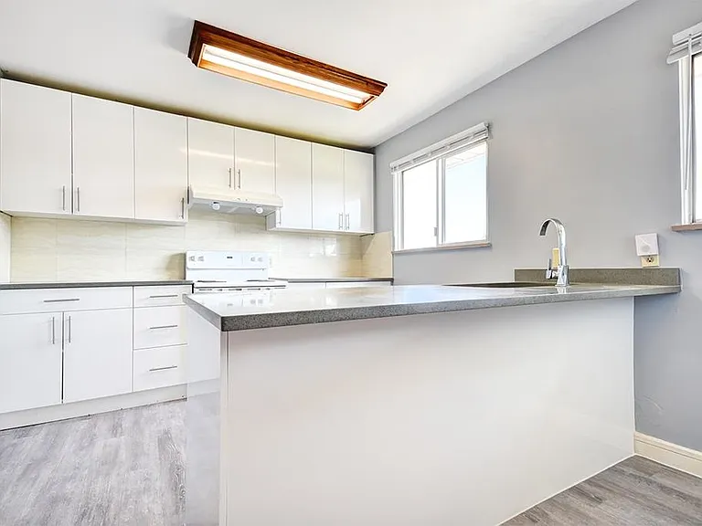 6440 Mara Cres #MAIN — Photo 10