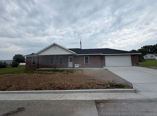 104 N Julie St, California, MO 65018