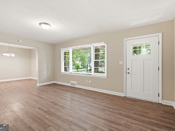 4th image of 1923 Rosewood Rd