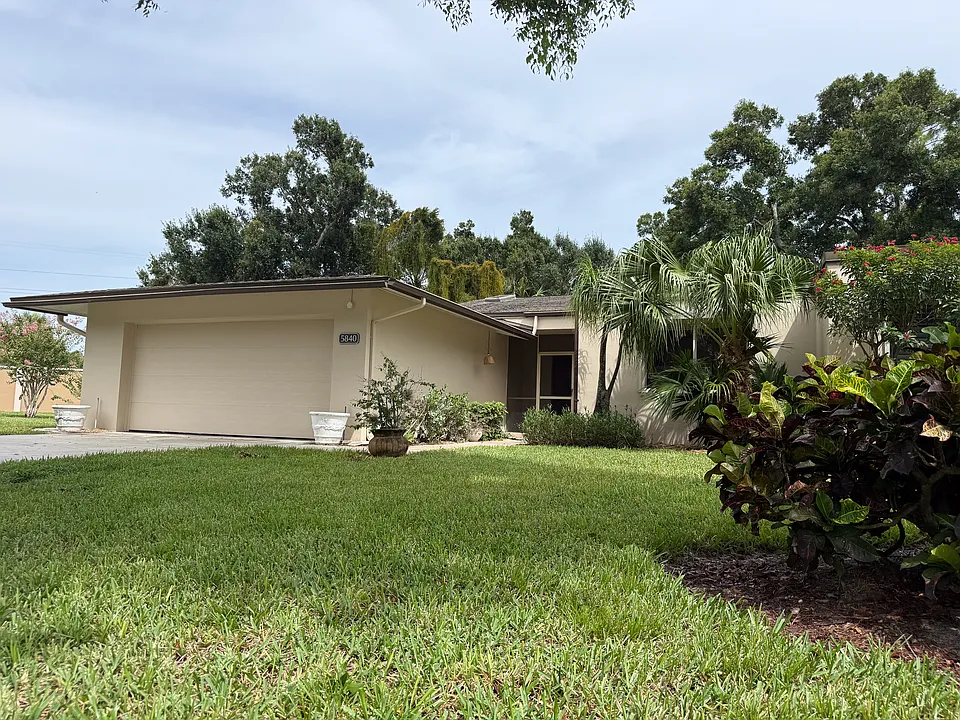 5840 Crabwood Ct