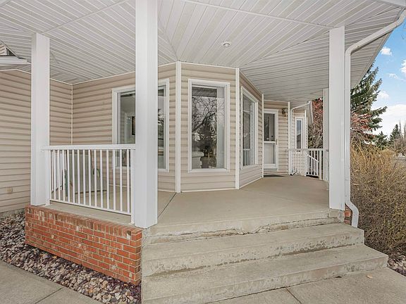 3rd image of 701 Revell Cres NW