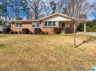 2512 Fleetway Dr, Vestavia Hills, AL 35226