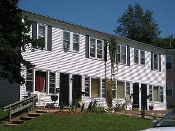 3rd image of 2440-2448 11th Ave SE #2440