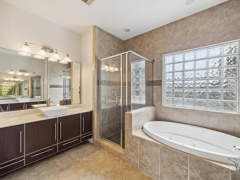 3041 Clinton Dr — Photo 18