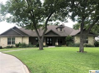 1718 N Avenue B, Shiner, TX 77984