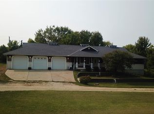 21663 Valley Brook Ln, Overbrook, KS 66524