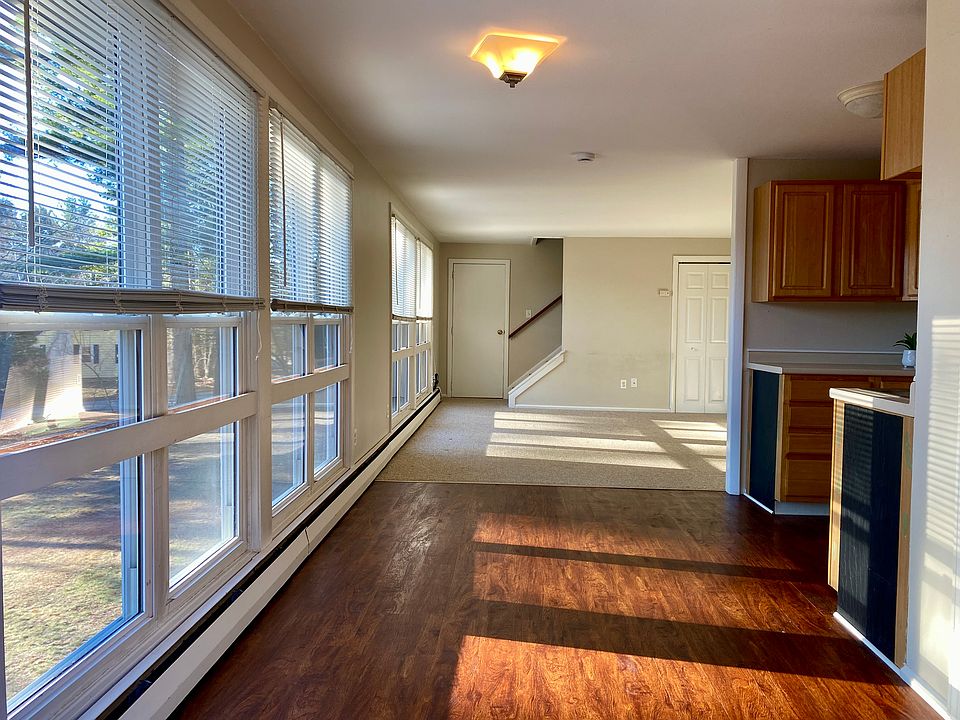 As you come in from main entry you are in the kitchen/dining area.