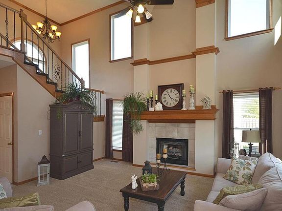 4th image of 403 Killarney Ln