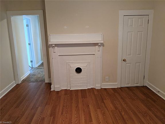 4th image of 404 Smith St