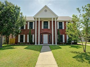 614 Reeves Ln, Kennedale, TX 76060