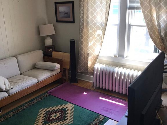 4th image of 19 Pinewood Ave #2
