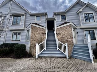 155 Harbor Watch Dr, Chesapeake, VA 23320
