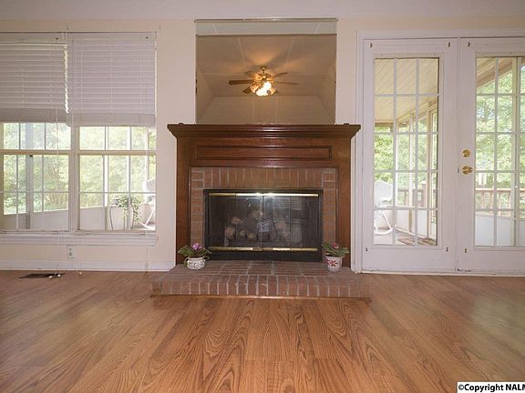 5th image of 106 Brenna Ln N