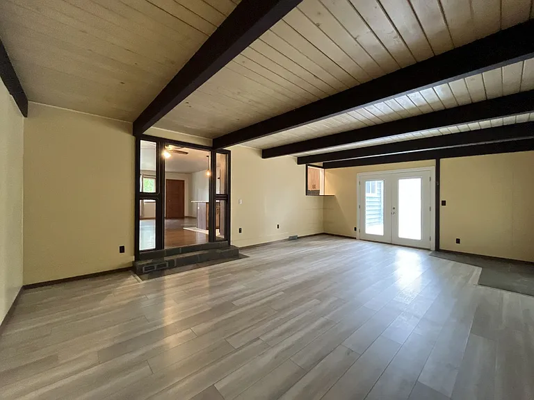 1627 Dodge Way — Photo 22