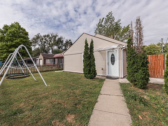 2nd image of 2816 Mars Hill St