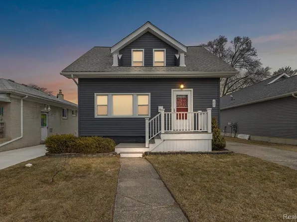 60 W Elmwood Ave, Clawson, MI 48017