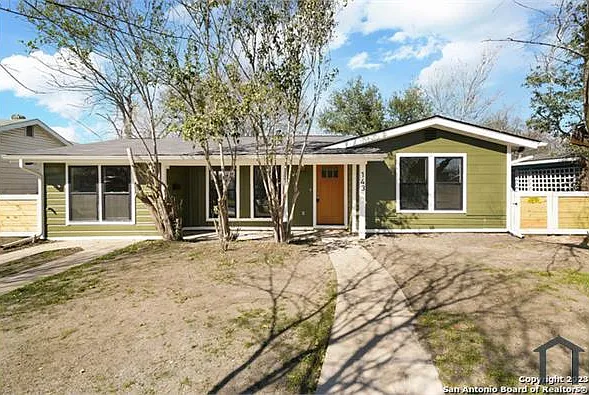 4 bed, 1438 sqft, $2,250 — Photo 2