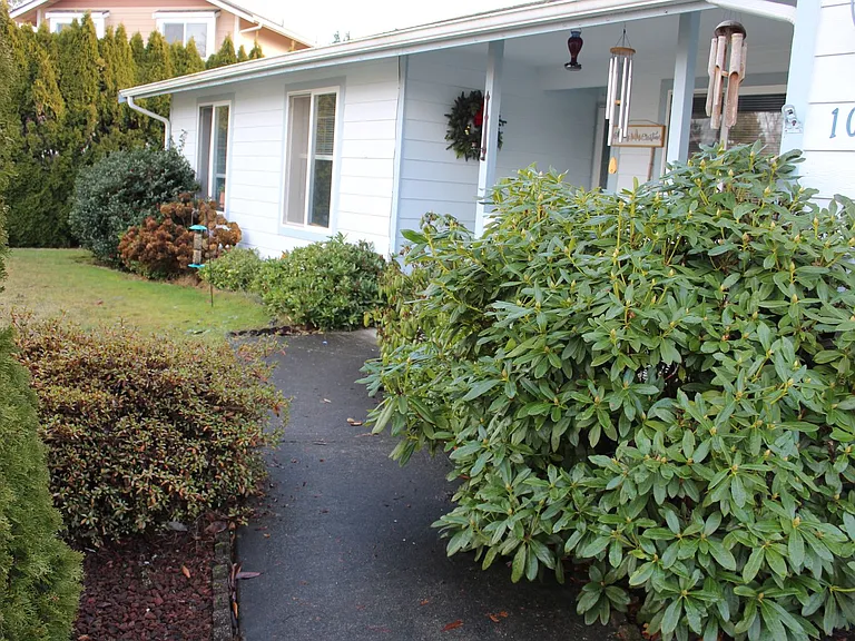 10502 94th St SW — Photo 1
