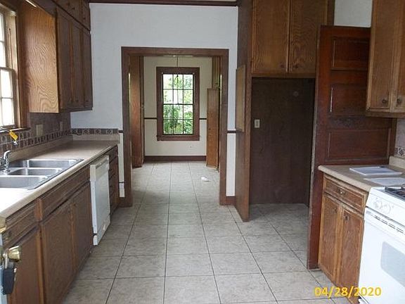 2nd image of 104 Marion Ave