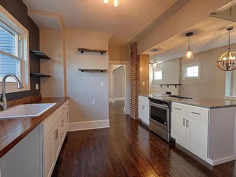 4408 Forest Ave — Photo 1