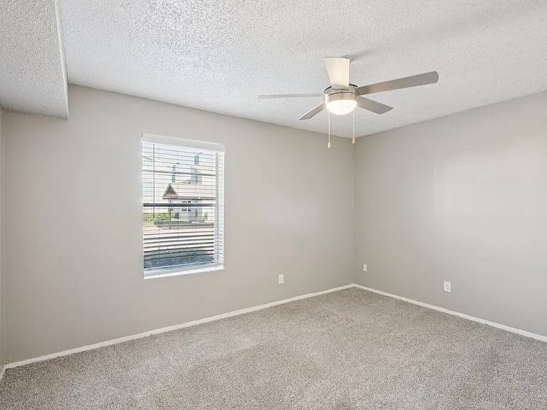 5644 Riverwalk Dr — Photo 33