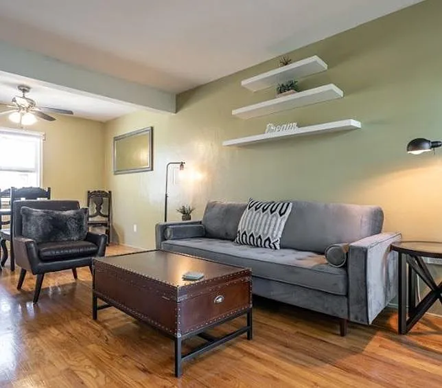 1152 E 2nd St #7 — Photo 3