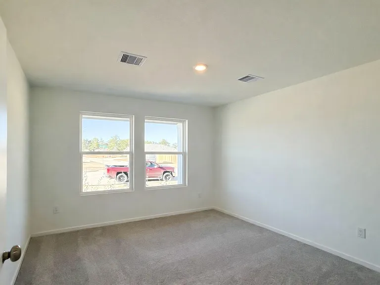 15684 Plum Brook Dr — Photo 6