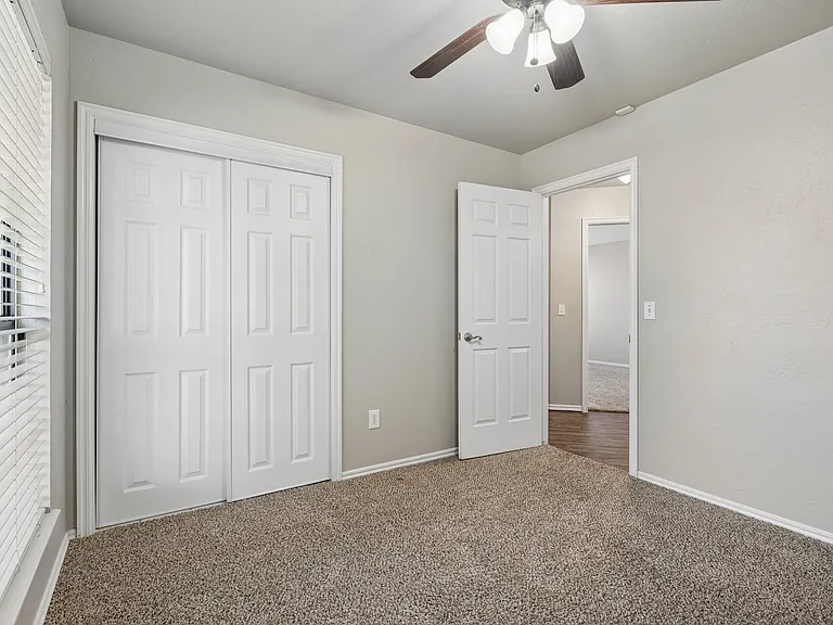 1809 Courtney Ln — Photo 32