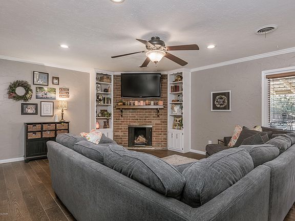 2nd image of 1114 La Paloma St