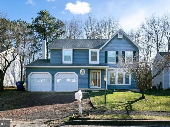 40 Masters Cir, Marlton, NJ 08053