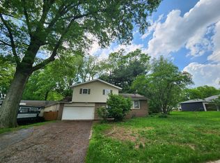 3032 Englewood Dr, Stow, OH 44224