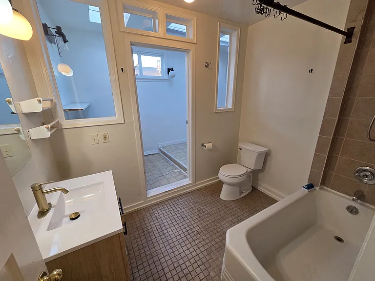 3916 Quigley St — Photo 10
