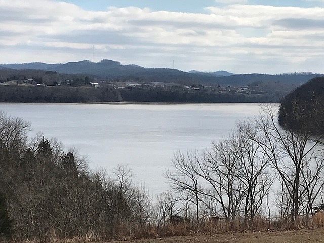2nd image of Lake Crest Dr
