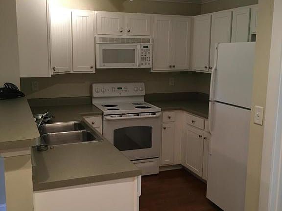 3rd image of 3921 Cherokee Woods Way APT 202