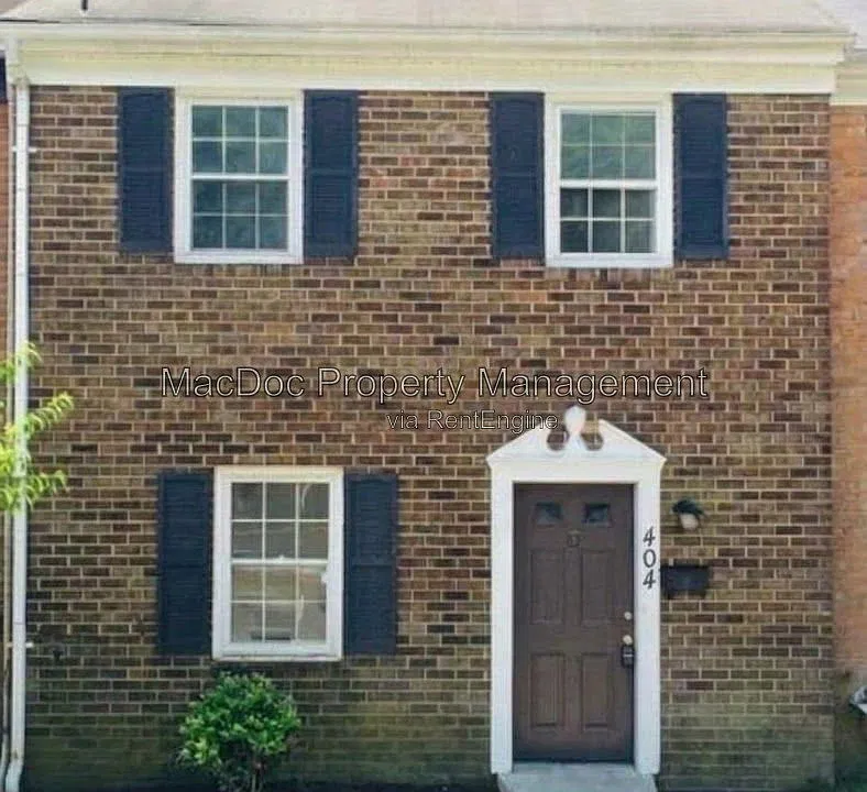 404 Olde Greenwich Cir