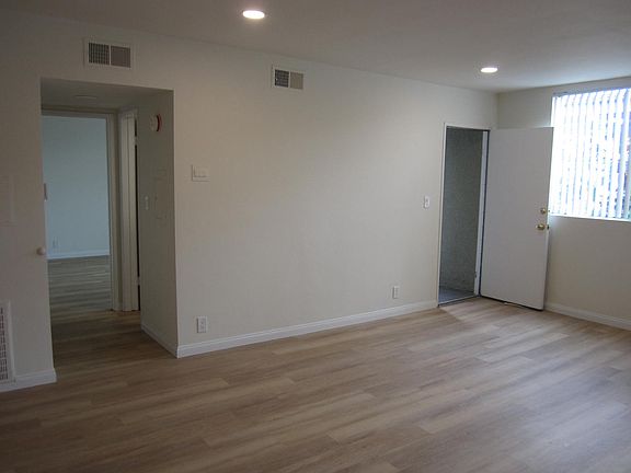 5th image of 1816 Fairburn Ave #303