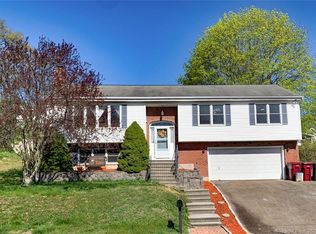 57 Phoenix Ave, Naugatuck, CT 06770