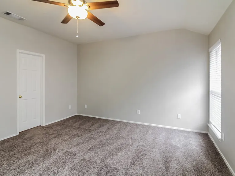 2841 Saint Croix Ave — Photo 13